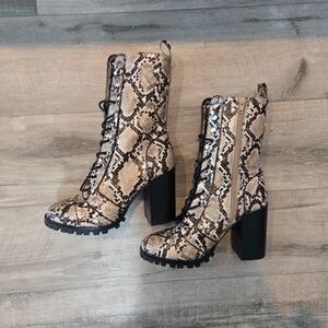 Chic Snakeskin Heeled Boots